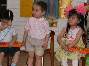 Дети в детском доме. Фото с сайта www.domdeti3.narod.ru