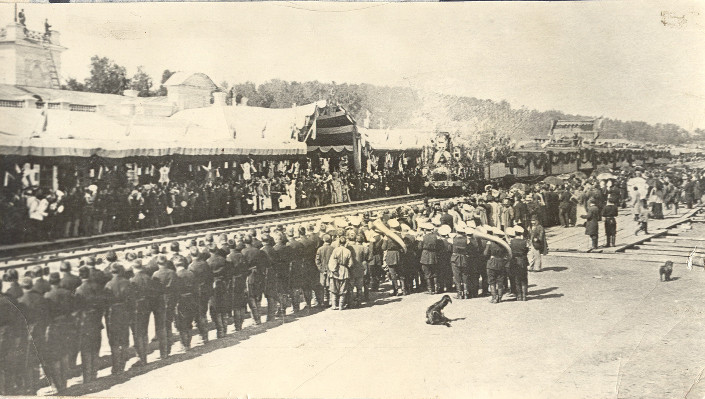 Прибытие первого поезда. Фото предоставлено пресс-службой ВСЖД