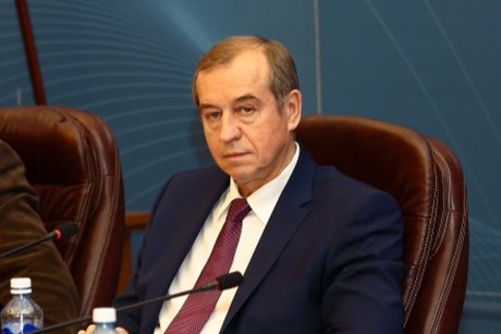 Сергей Левченко на пресс-конференции. Фото с сайта www.irkobl.ru