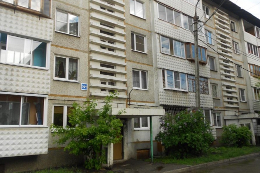 2-комнатная квартира в Первомайском: 44 кв.м., требуется ремонт, 2 миллиона рублей.