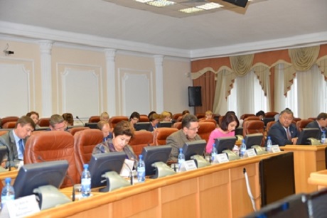 На заседании ЗС Иркутской области. Фото с сайта Заксобрания