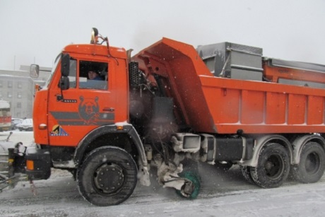 Расчистка дороги. Фото ИА «Иркутск онлайн»