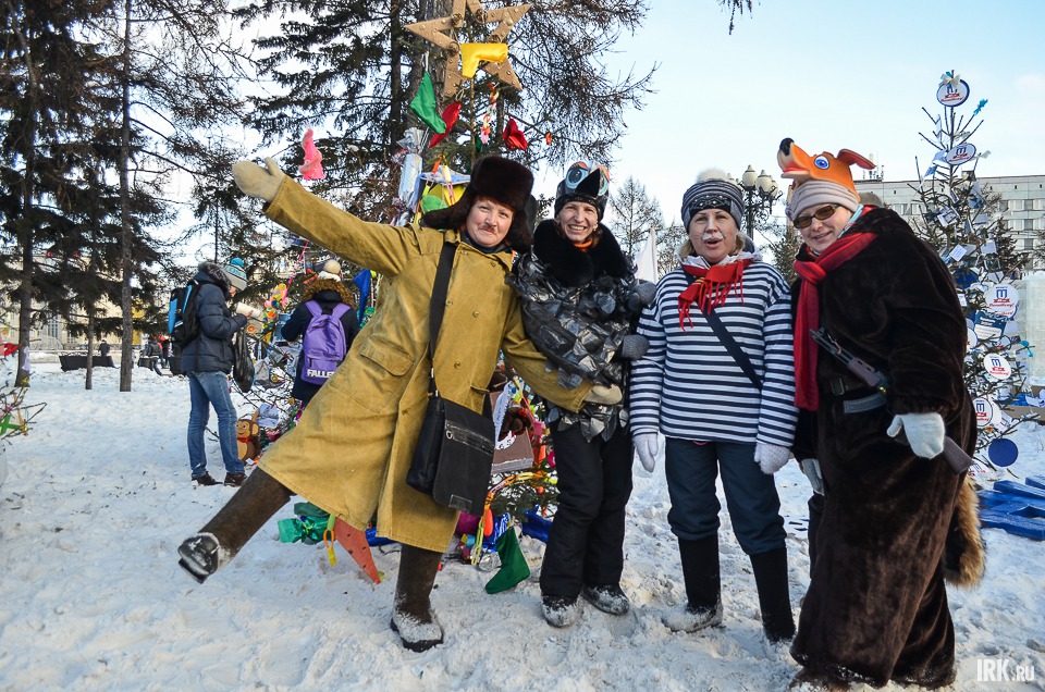 Гран-При фестиваля-конкурса «Самая красивая новогодняя ёлка» выиграла команда детского сада №110.