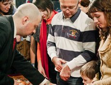 Лавка восточных сладостей в фойе Иркутской филармонии