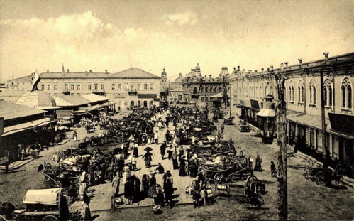 Торговля на Ивановской (Труда) площади