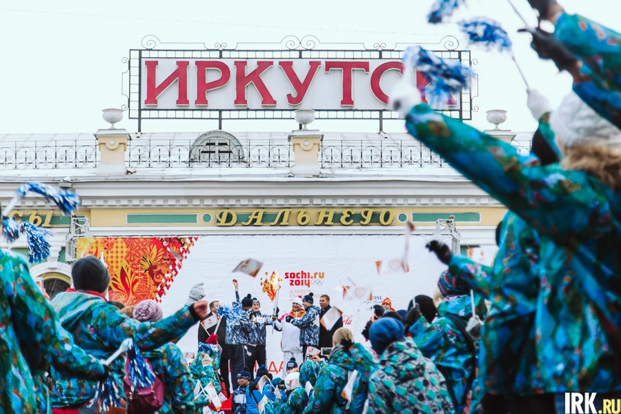 Передача Огня первому факелоносцу. Фото Артема Моисеева