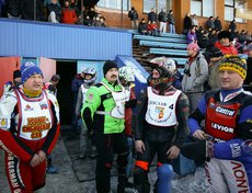 В гонке приняли участие чемпионы разных лет