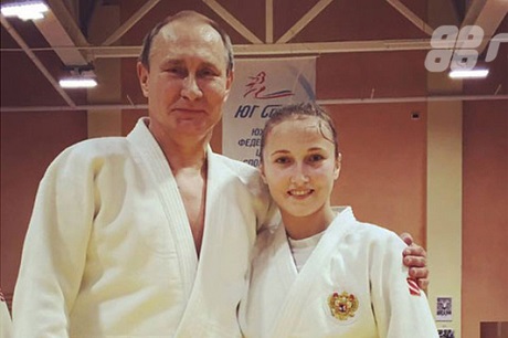 Владимир Путин и Ирина Долгова. Фото tkgorod.ru