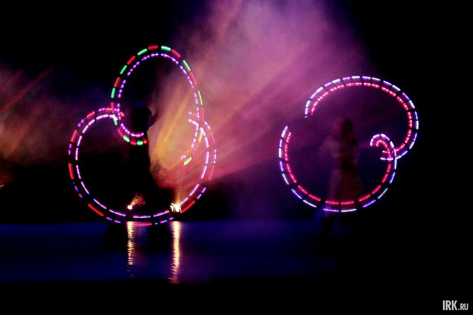Зрителей концерта ждал сюрприз — световое шоу от творческой группы «Шанахи»