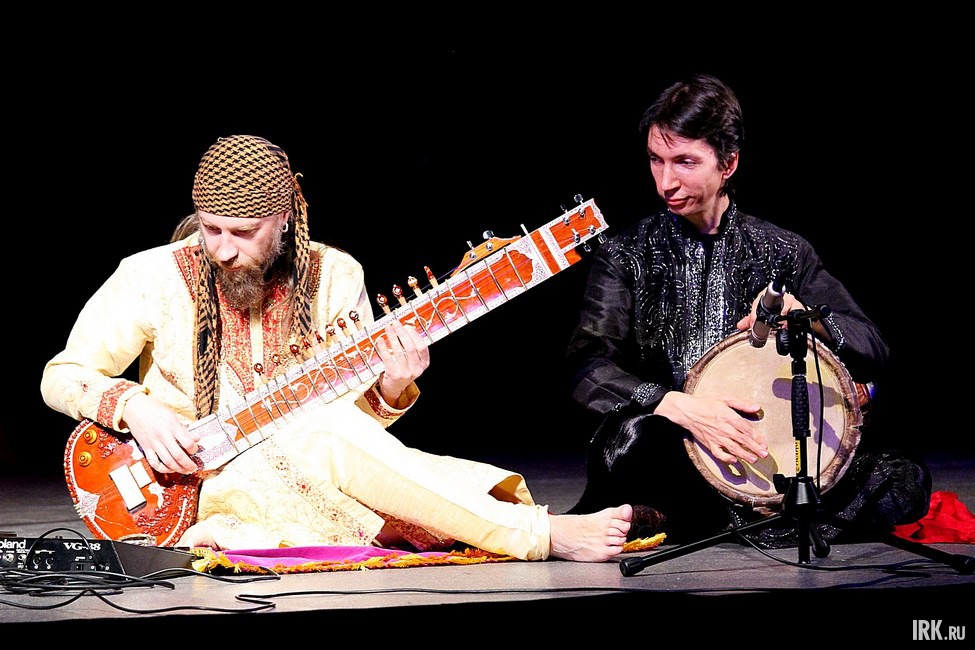 Музыканты студии этнической перкуссии «Этнобит»