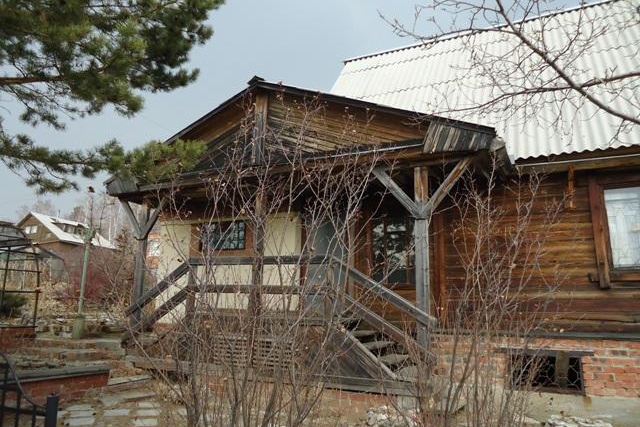 Дача в СНТ «Бирюсинка», 7 км Мельничного тракта: 86 кв.м., 15 соток, 2 миллиона рублей.