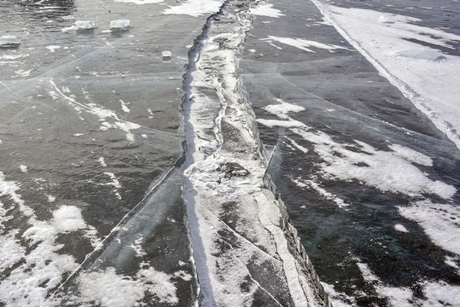 Лед в Ольхонском районе. Фото Юрия Назырова