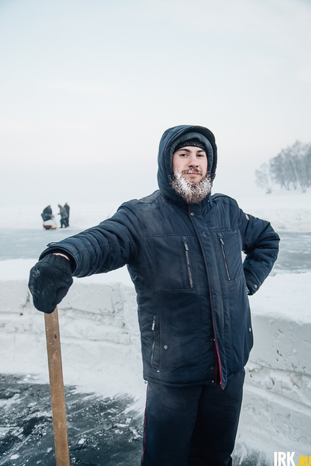 Павел, монтировщик сцены в Театре народной драмы. Участвует в строительстве иордани с 2011 года.