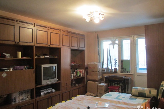 1-комнатная квартира в микрорайоне Солнечном: 31 кв.м., 2 100 000 рублей.