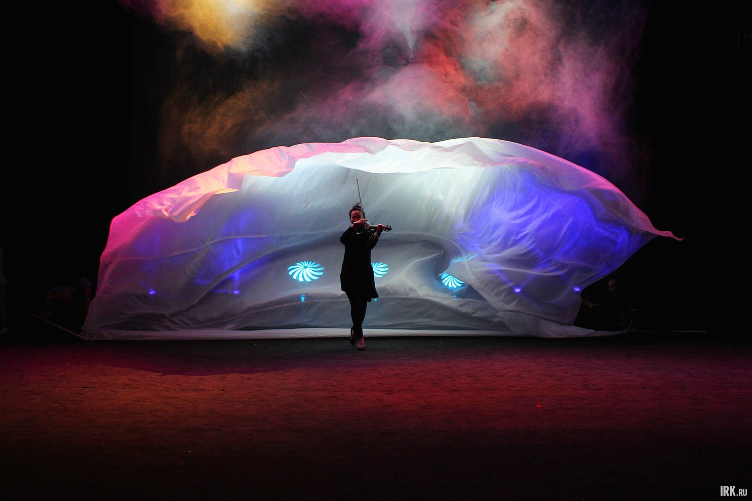 Концерт в Иркутске запомнился красочным шоу