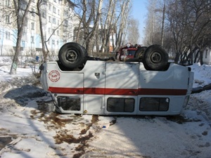 На месте аварии. Фото с сайта www.guvd38.ru