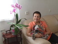 Татьяна с одним из сегодняшних «фаворитов» — курчавым кроликом. Этот экспонат получил прозвище Кролик-Баран.