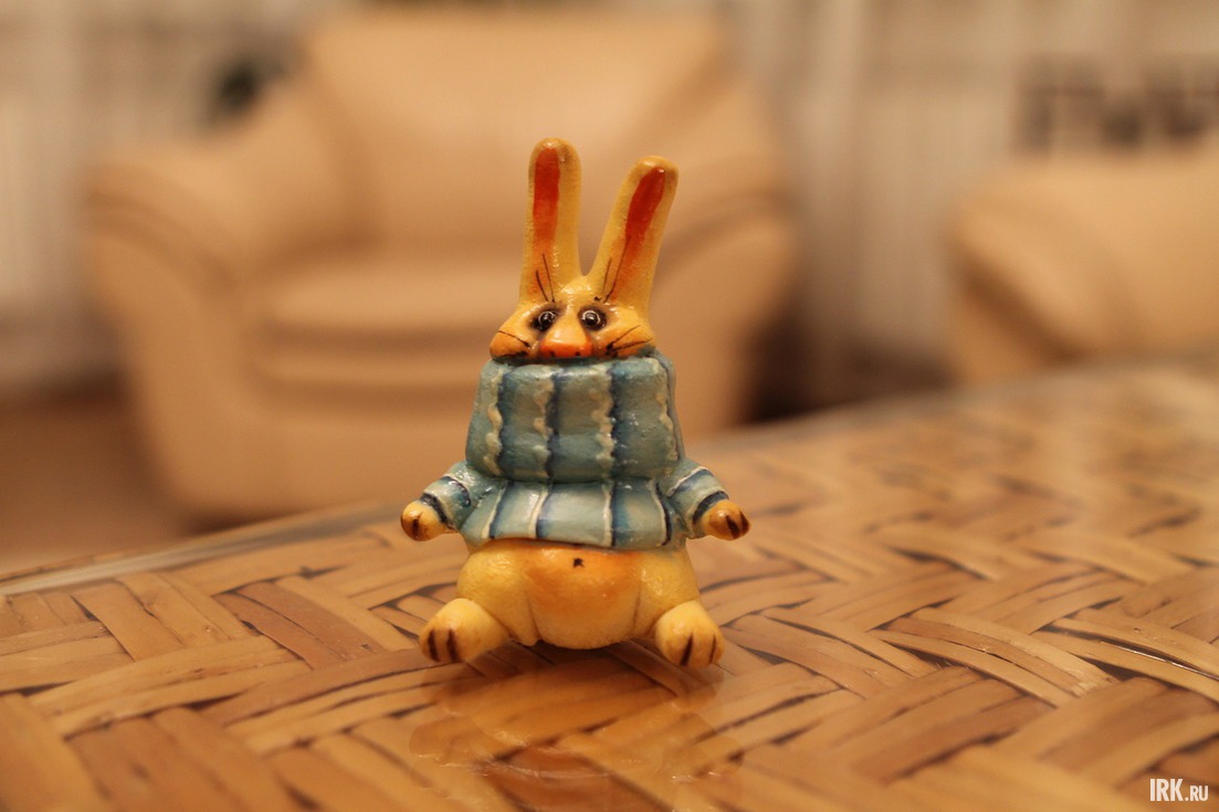 Этот малыш сделан из теста, но на зуб пробовать не стоит.