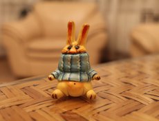 Этот малыш сделан из теста, но на зуб пробовать не стоит.