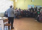 На встрече с жителями поселка Согдиондон. Фото пресс-службы правительства Иркутской области
