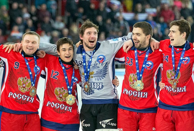Хоккеисты сборной России после победы в 2015 году. Автор фото — Вячеслав Айкин
