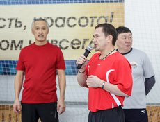 Мэр Иркутска Дмитрий Бердников также выступил с приветственным словом.