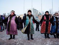 В танце дружбы могли принять участие все желающие.