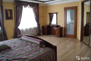 5-комнатная квартира на улице Советской: 235 кв.м., 100 тысяч рублей в месяц.