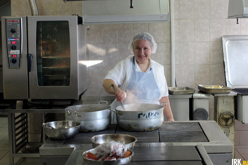 Повар цеха. Цеха в столовой. Повар горячий цех. Повар холодный цех Москва в столовую.