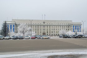 Здание правительства Иркутской области. Фото Ильи Татарникова