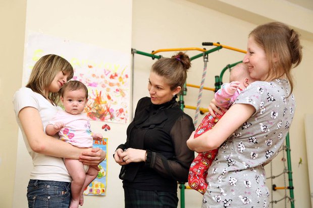 Наталья Кузнецова с жительницами центра «Мария» Наталья Кузнецова с жительницами центра «Мария»