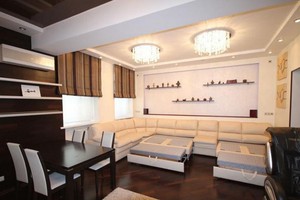 1-комнатная квартира на улице Карла Маркса: 42 кв.м., 35 000 рублей в месяц.
