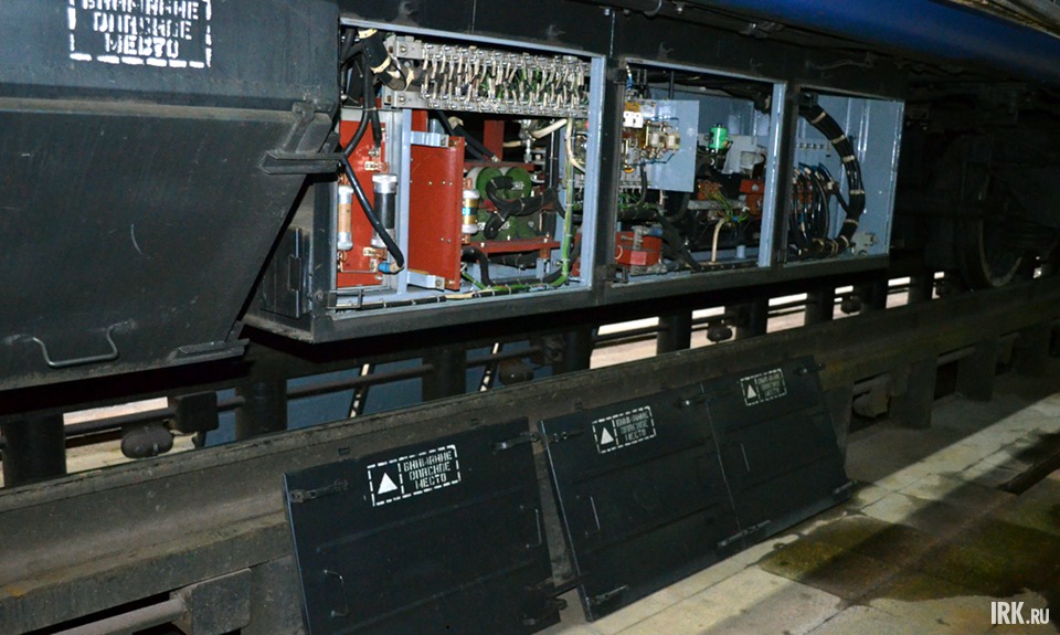 Вот что находится внутри одного из отсеков электрички