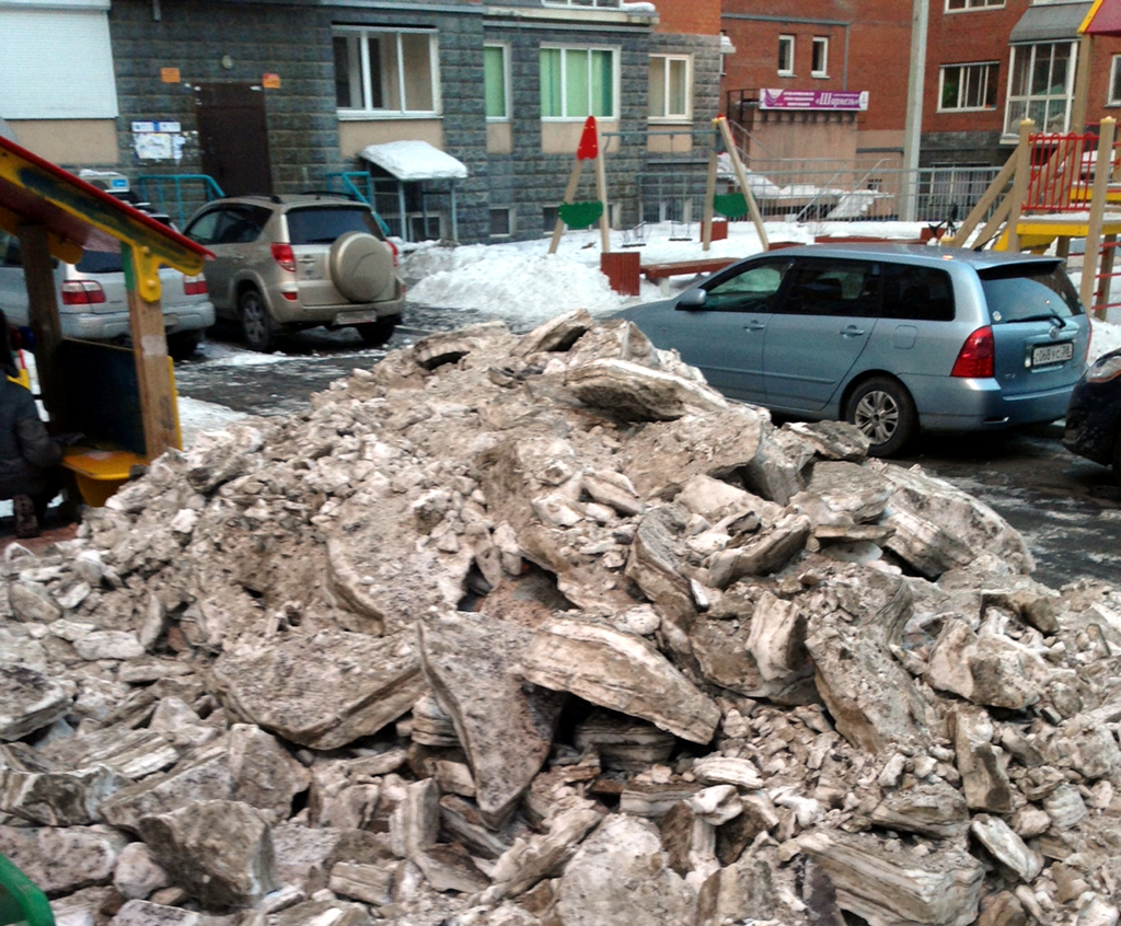 На детской площадке у дома № 17 по улице Терешковой. Фото Венеры