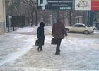 Екатерина Коверзнева и Михаил Ожогин выходят из здания суда. Фото IRK.ru