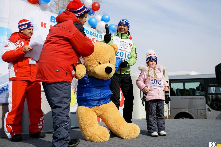 Самым юным участником «Лыжни России 2014» стала Злата Петрачук (2009 года рождения). Участнице подарили огромного плюшевого медведя