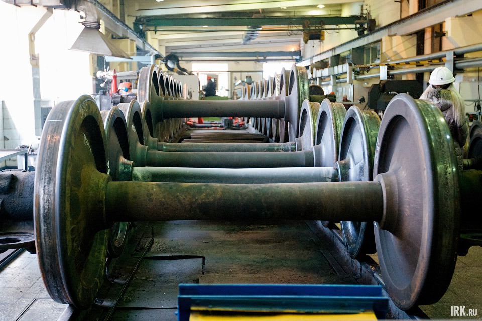 Колесный цех. В нем специалисты производят обточку колесных пар