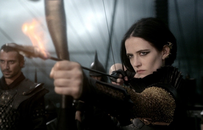 Кадр из фильма «300 спартанцев: Расцвет империи». Фото с сайта www.kinopoisk.ru Кадр из фильма «300 спартанцев: Расцвет империи». Фото с сайта www.kinopoisk.ru