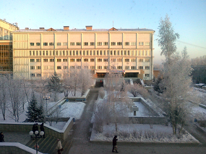 На территории иркутской областной больницы. Фото IRK.ru
