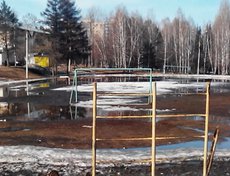 Улица Лермонтова,  между домами 313 и 313а. Фото Натали Ом
