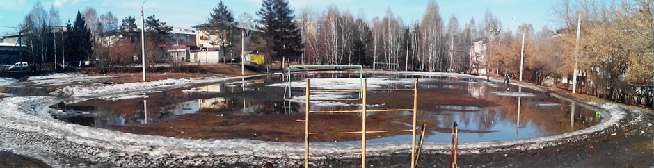 Улица Лермонтова, между домами 313 и 313а. Фото Натали Ом