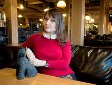 Иркутянка Елена Чемезова собирает фигурки и статуэтки шнауцеров.