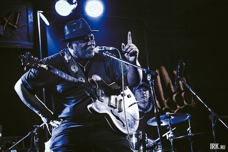 Концерт Карлоса Джонсона в Иркутске. Фото Артема Моисеева
