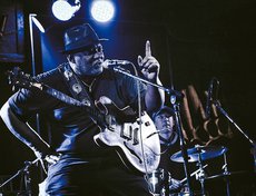 Концерт Карлоса Джонсона в Иркутске. Фото Артема Моисеева