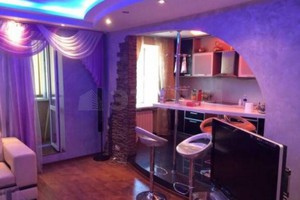 3-комнатная квартира на улице Красноярской: 64 кв.м., 4 400 000 рублей.