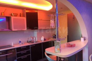 3-комнатная квартира на улице Красноярской: 64 кв.м., 4 400 000 рублей.