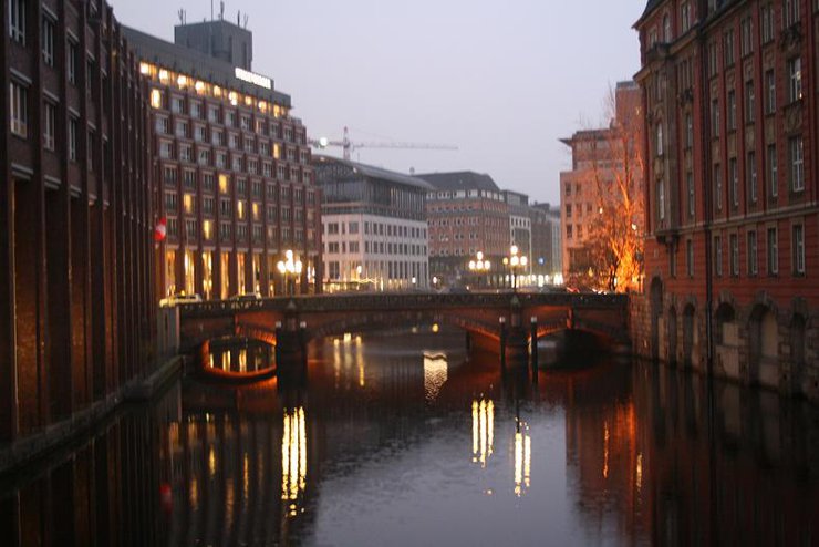 Гамбург. Фото с сайта www.tonkosti.ru