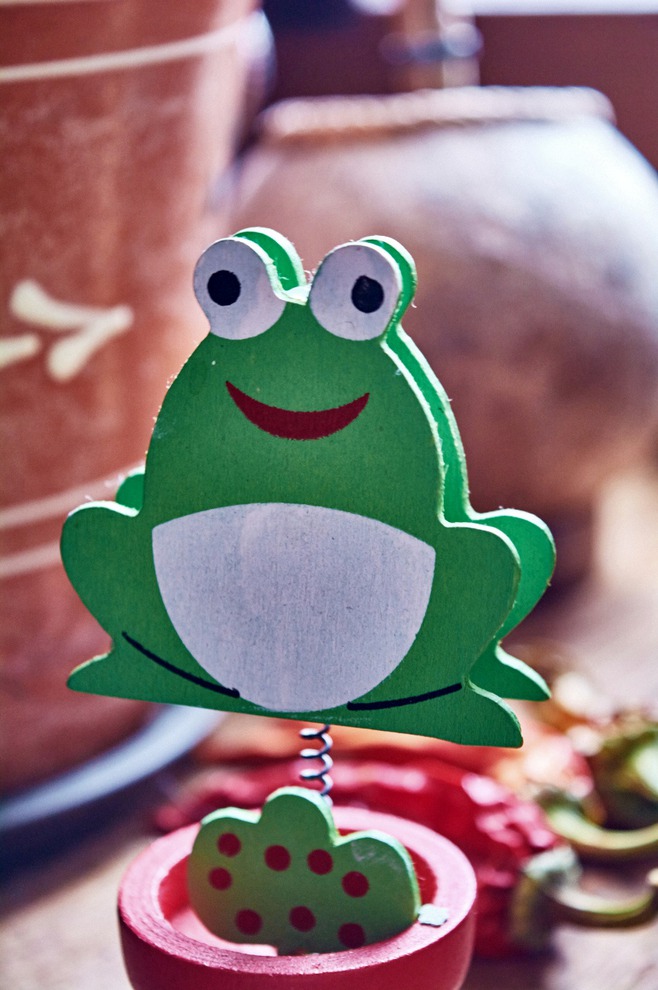 Прищепка для визиток. Приобретена в Таиланде.