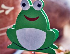 Прищепка для визиток. Приобретена в Таиланде.