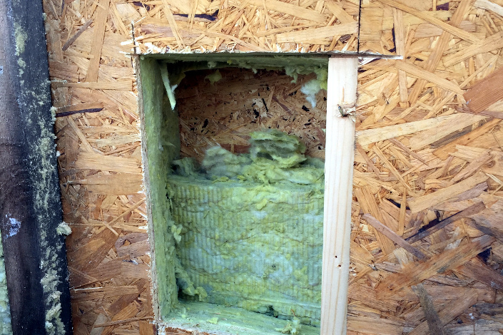 Проверка утеплителя в стенах детсадов. Фото предоставлено строительной компанией